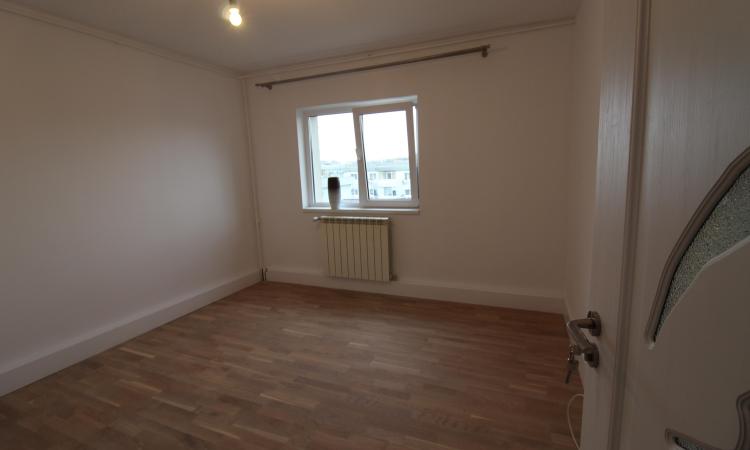 Vanzare Apartament 3 camere - Nemobilat Baneasa - zona Ficusului
