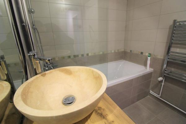 Vanzare Apartament 3 camere - Nemobilat Baneasa - zona Ficusului