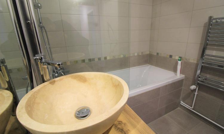 Vanzare Apartament 3 camere - Nemobilat Baneasa - zona Ficusului
