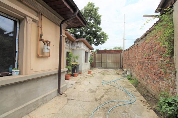 Casa Andronache 5 camere- Singur in curte-Zona linistita