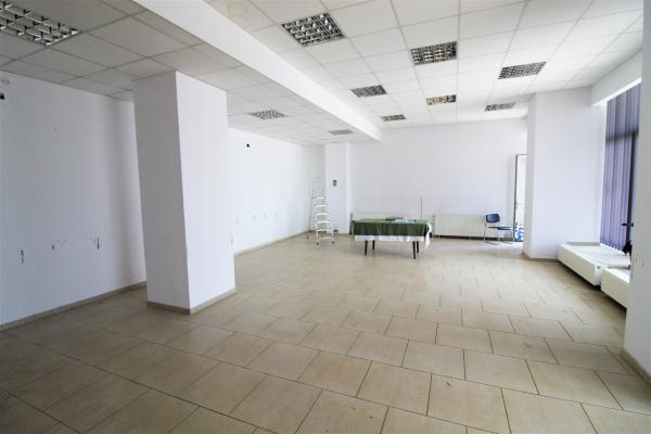 Spatiu Comercial 200mp -Grivita- acces stradal