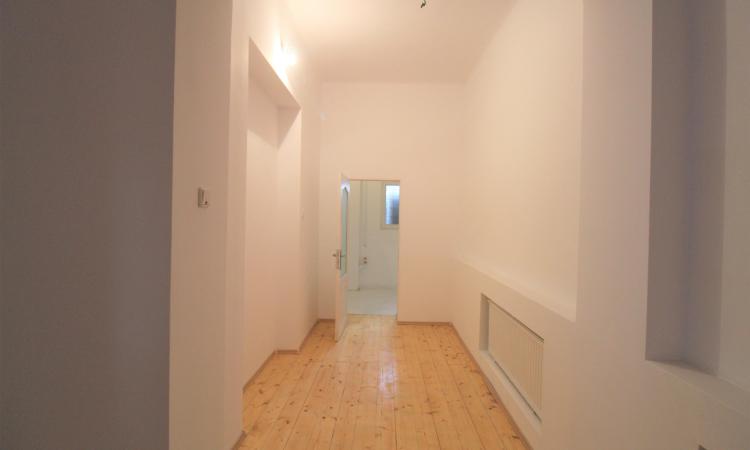 2 rooms apartment-Dorobanti area-Stefan cel Mare-Common yard