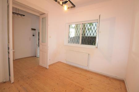 2 rooms apartment-Dorobanti area-Stefan cel Mare-Common yard