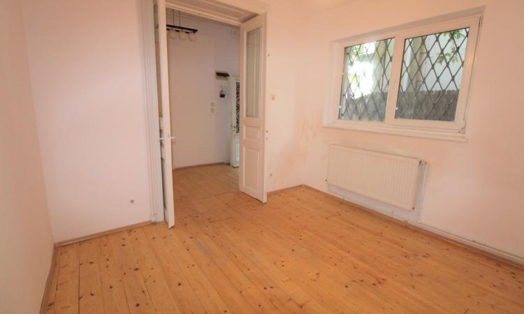 2 rooms apartment-Dorobanti area-Stefan cel Mare-Common yard