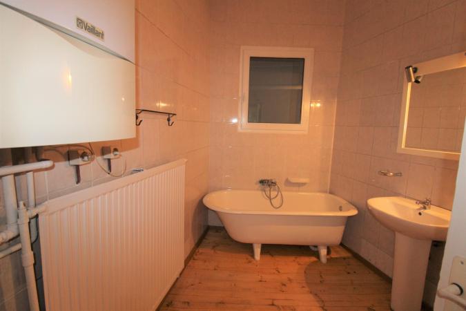 2 rooms apartment-Dorobanti area-Stefan cel Mare-Common yard