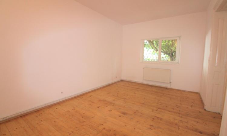 2 rooms apartment-Dorobanti area-Stefan cel Mare-Common yard