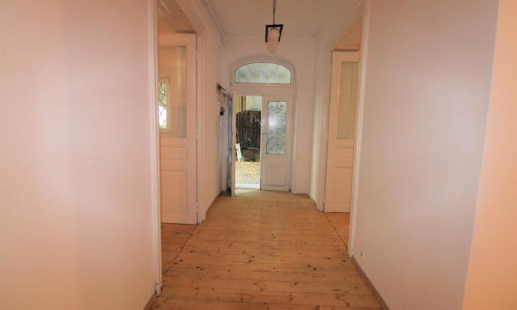 2 rooms apartment-Dorobanti area-Stefan cel Mare-Common yard