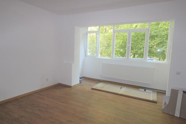Spatiu comercial la bloc parter 75 mp-Iancului-Complet renovat