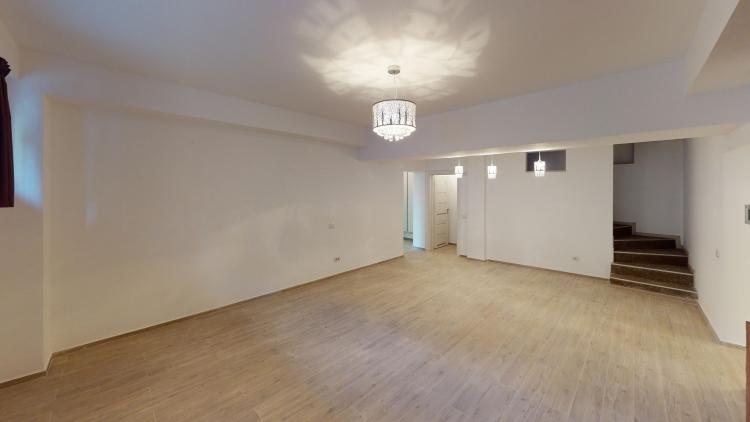 Duplex 5 camere - lux - 150mp - Piata Victoriei