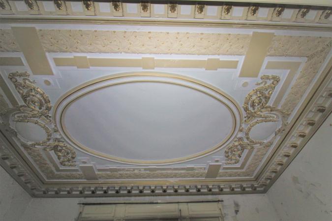 Vila 16 camere 900mp - curte proprie 400mp - 10 locuri parcare - Piata Romana