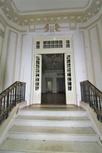 Vila 16 camere 900mp - curte proprie 400mp - 10 locuri parcare - Piata Romana