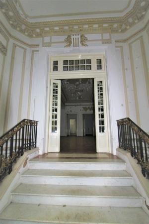 Vila 16 camere 900mp - curte proprie 400mp - 10 locuri parcare - Piata Romana