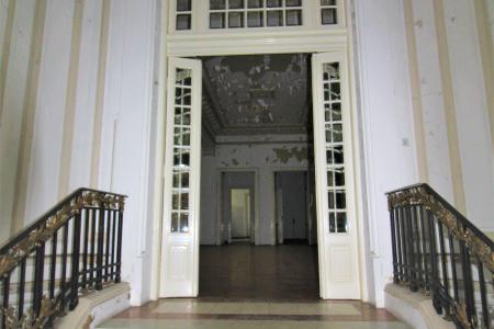Vila 16 camere 900mp - curte proprie 400mp - 10 locuri parcare - Piata Romana