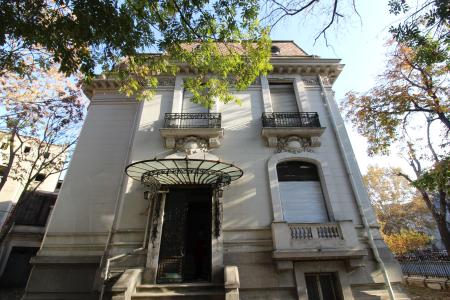 Vila 16 camere 900mp - curte proprie 400mp - 10 locuri parcare - Piata Romana