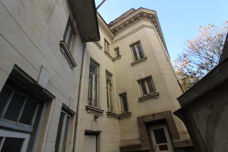 Vila 16 camere 900mp - curte proprie 400mp - 10 locuri parcare - Piata Romana