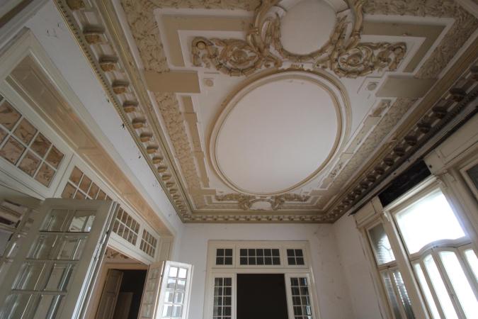 Vila 16 camere 900mp - curte proprie 400mp - 10 locuri parcare - Piata Romana