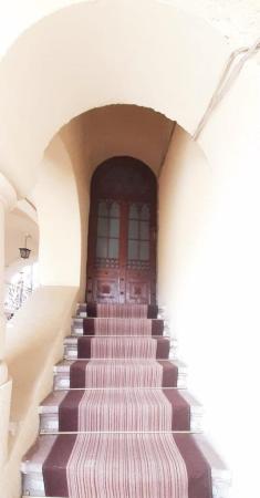 Parter vila, 4 camere, Piata Romana, renovat complet, nemobilat, ideal birouri