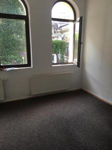 Parter vila, 4 camere, Piata Romana, renovat complet, nemobilat, ideal birouri
