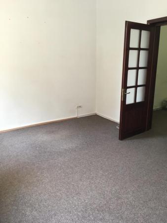 Parter vila, 4 camere, Piata Romana, renovat complet, nemobilat, ideal birouri