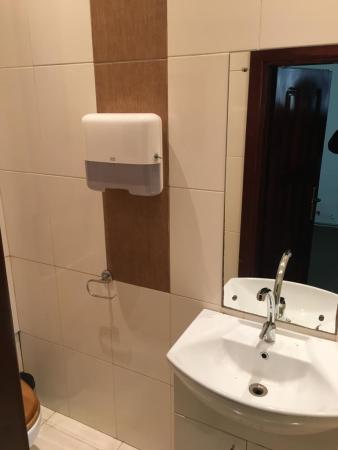 Parter vila, 4 camere, Piata Romana, renovat complet, nemobilat, ideal birouri