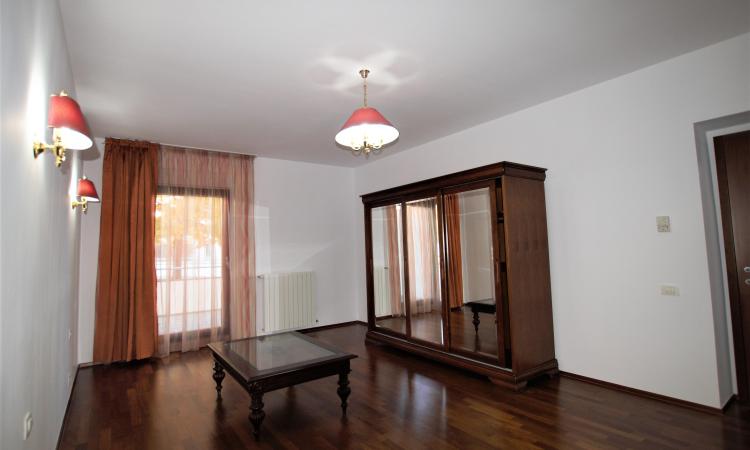 Apartament 3 camere, 3 bai, Baneasa, lux, spatios, renovat, terasa generoasa