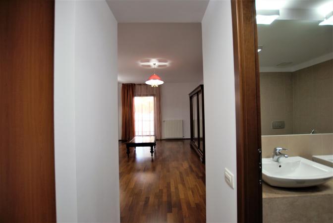 Apartament 3 camere, 3 bai, Baneasa, lux, spatios, renovat, terasa generoasa