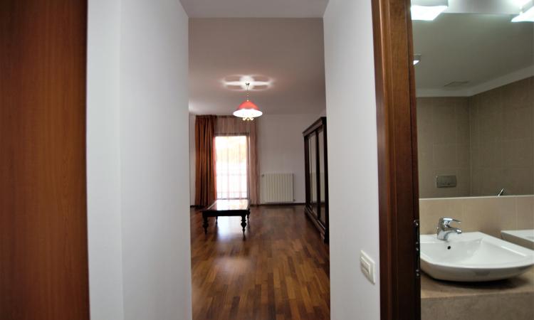 Apartament 3 camere, 3 bai, Baneasa, lux, spatios, renovat, terasa generoasa