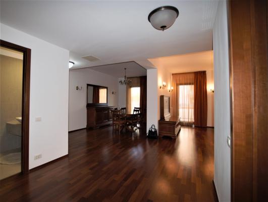 Apartament 3 camere, 3 bai, Baneasa, lux, spatios, renovat, terasa generoasa