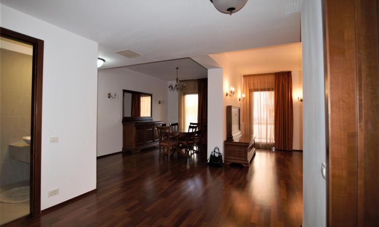 Apartament 3 camere, 3 bai, Baneasa, lux, spatios, renovat, terasa generoasa