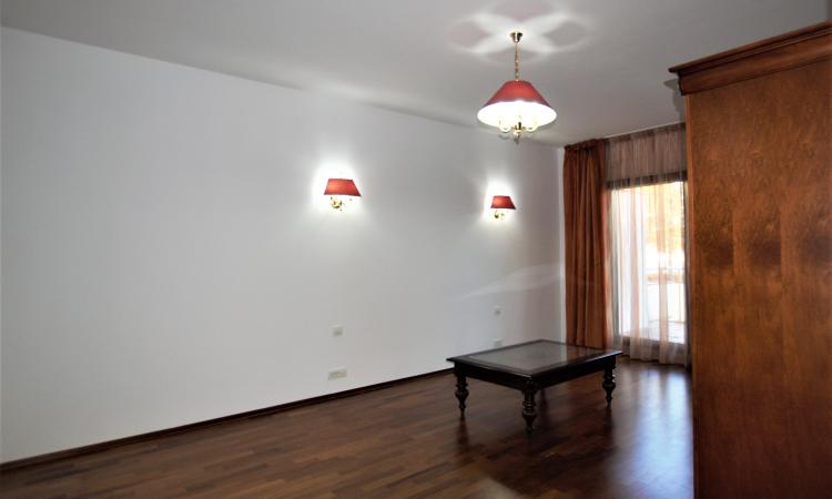 Apartament 3 camere, 3 bai, Baneasa, lux, spatios, renovat, terasa generoasa