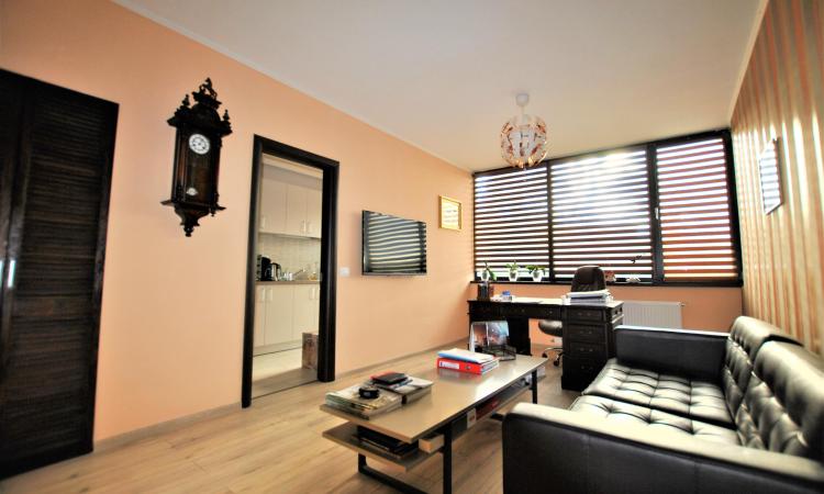 2 camere - Damaroaia - modern - pretabil birou (avocatura, psihologic etc)