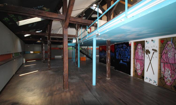 Spatiu Comercial - Mansarda Inalta - Centrul Istoric - intrare privata