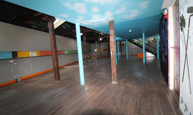 Spatiu Comercial - Mansarda Inalta - Centrul Istoric - intrare privata