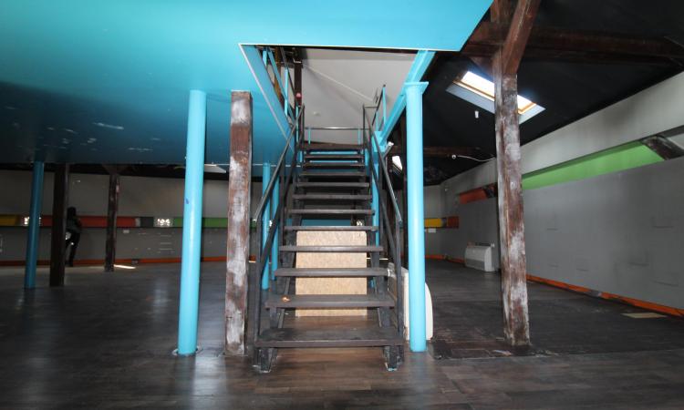 Spatiu Comercial - Mansarda Inalta - Centrul Istoric - intrare privata