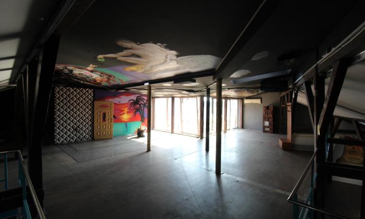 Spatiu Comercial - Mansarda Inalta - Centrul Istoric - intrare privata