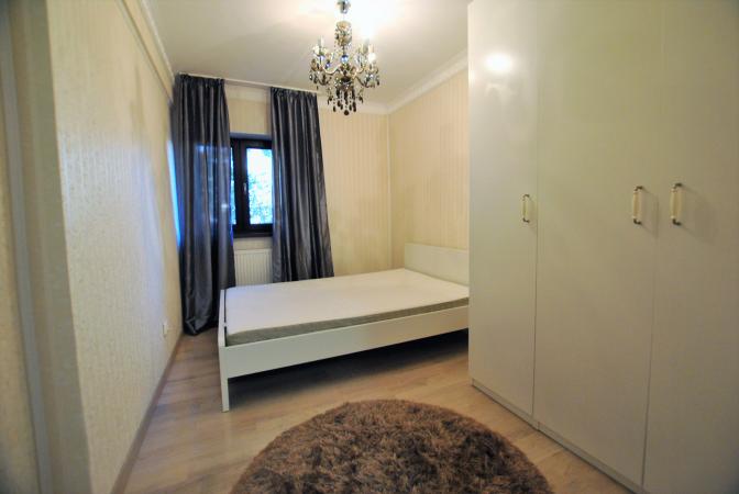 Apartament 2 camere - Pasajul Baneasa - parter - gradina comuna