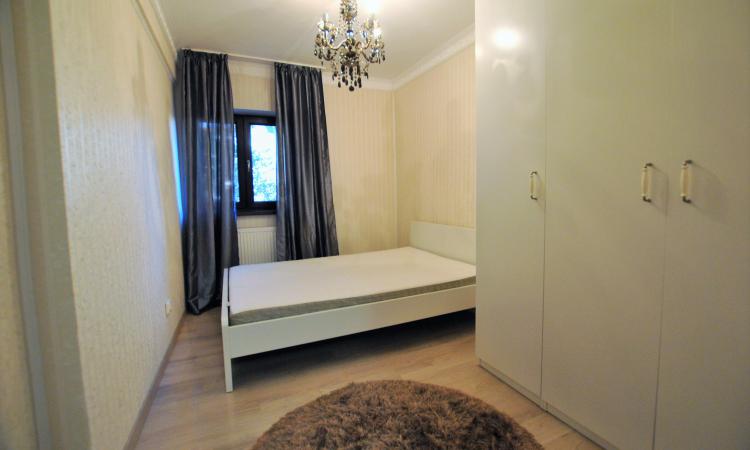 Apartament 2 camere - Pasajul Baneasa - parter - gradina comuna