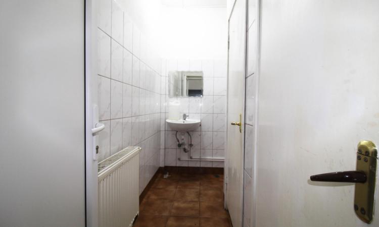 Spatiu comercial - parter vila
