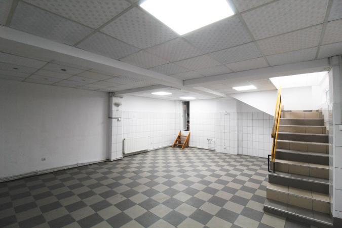 Spatiu comercial - parter vila