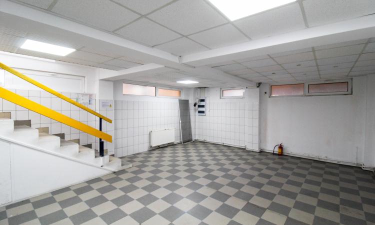 Spatiu comercial - parter vila