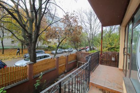 Spatiu comercial - parter vila