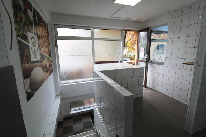 Spatiu comercial - parter vila