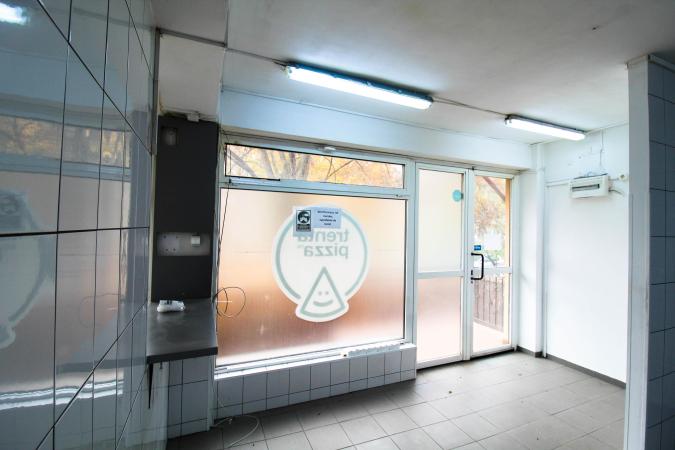 Spatiu comercial - parter vila