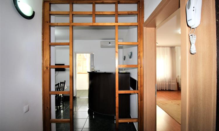 Apartament 3 camere - Baneasa - 2 bai - 70mp - et2/4 - loc parcare inclus