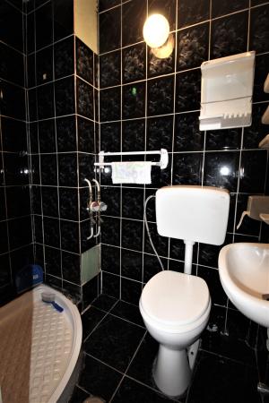 Apartament 3 camere - Baneasa - 2 bai - 70mp - et2/4 - loc parcare inclus