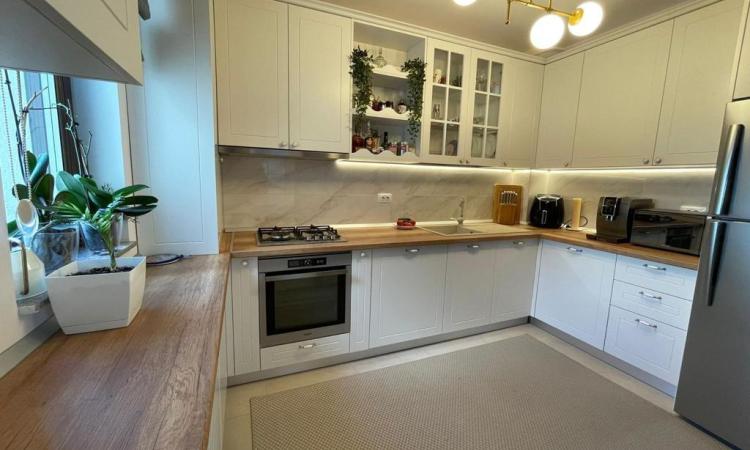 APARTAMENT 4 camere decomodat -Metropolitan Residence