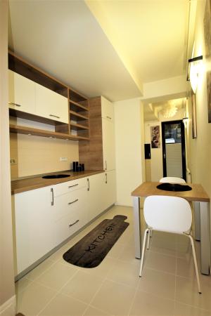3 cam LUX - Aviatiei - 98mp -loc parcare subteran-terasa generoasa