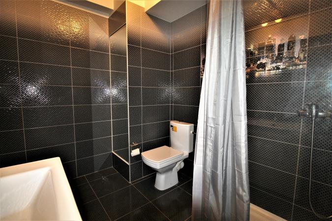 3-room apartment-semi-detached-central heating-chic building 2016