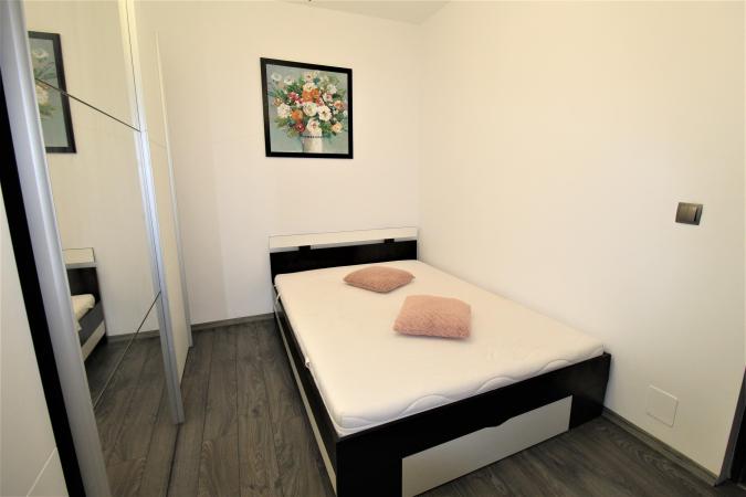 3-room apartment-semi-detached-central heating-chic building 2016