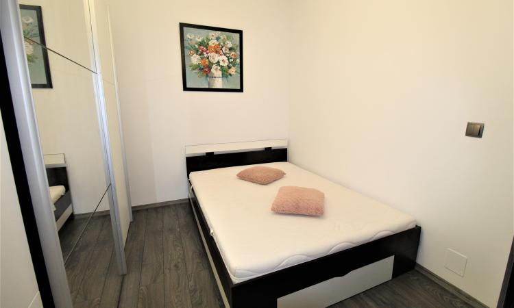 3-room apartment-semi-detached-central heating-chic building 2016